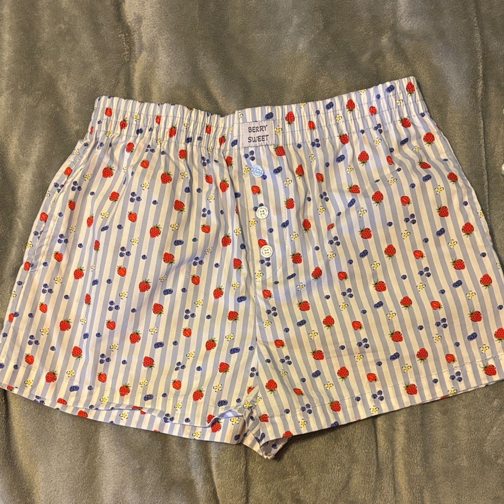 Berry Sweet Women's Floral Striped Shorts - Multicolor